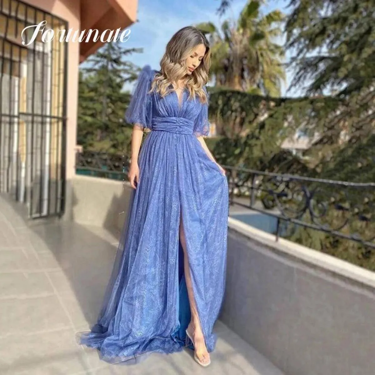 Elegante abito Quinceanera celeste Una linea con scollo a V maniche lunghe spacco laterale Cocktail Party Abito da sera per donn