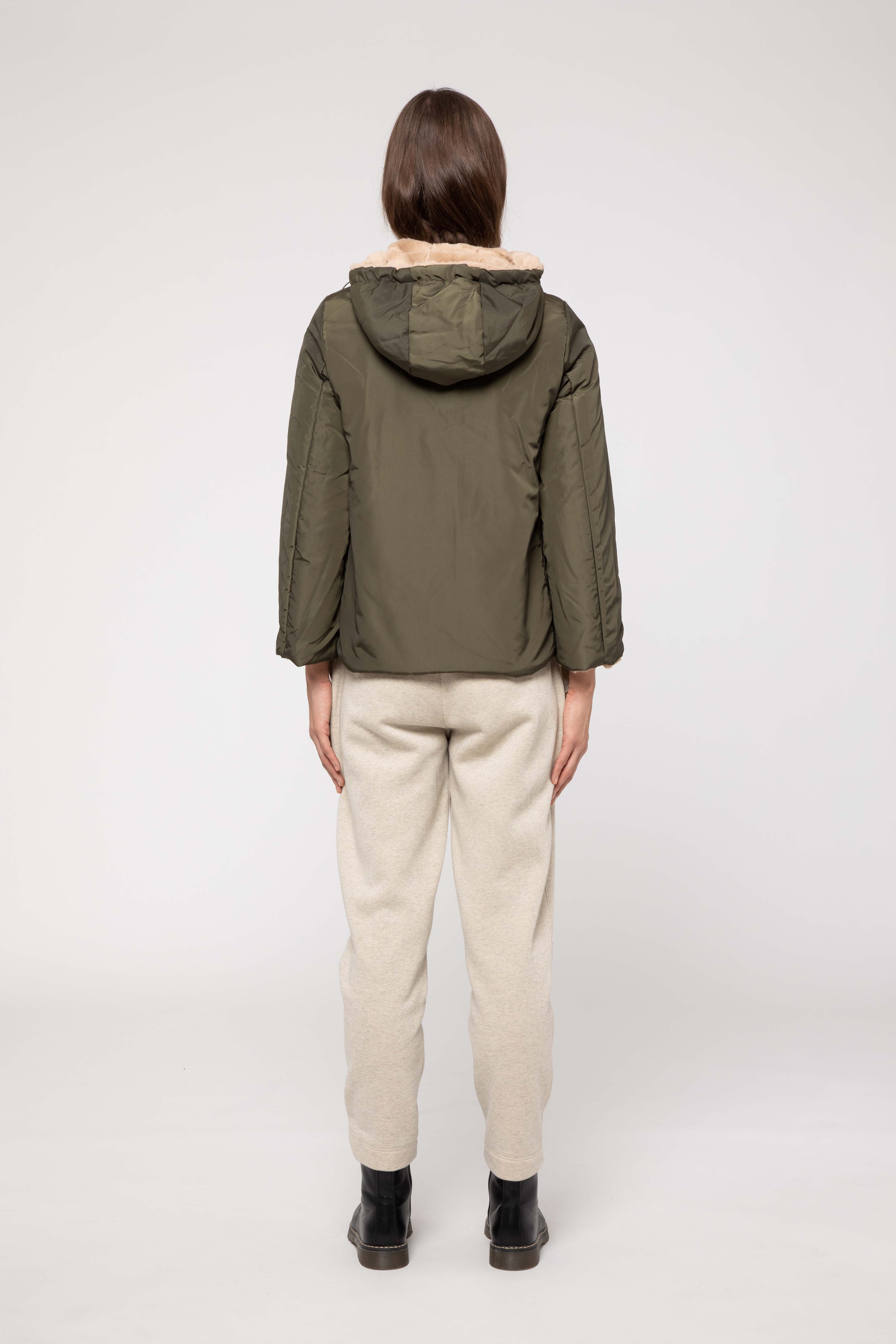 Giacca beige corta reversibile ad “A”