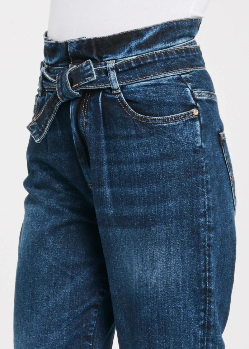 Jeans con cintura a fiocco