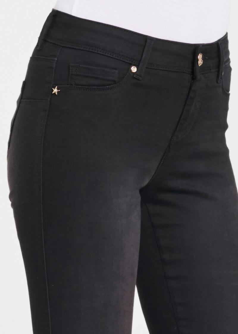 Jeans neri dal lavaggio pulito