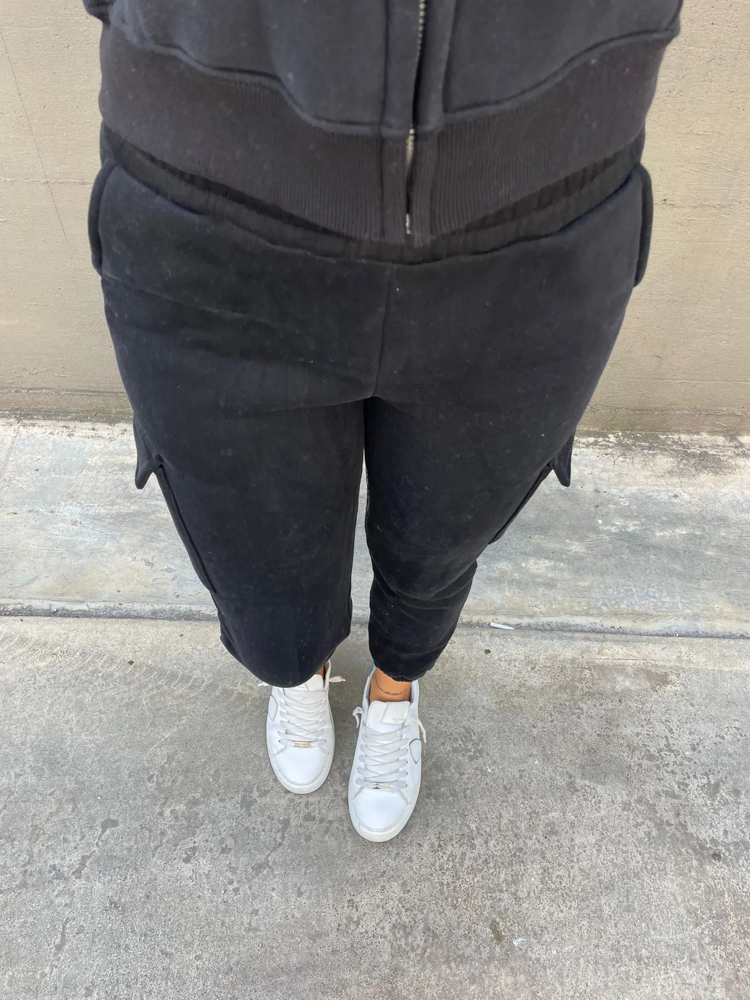 Pantalone tuta felpato con tasconi