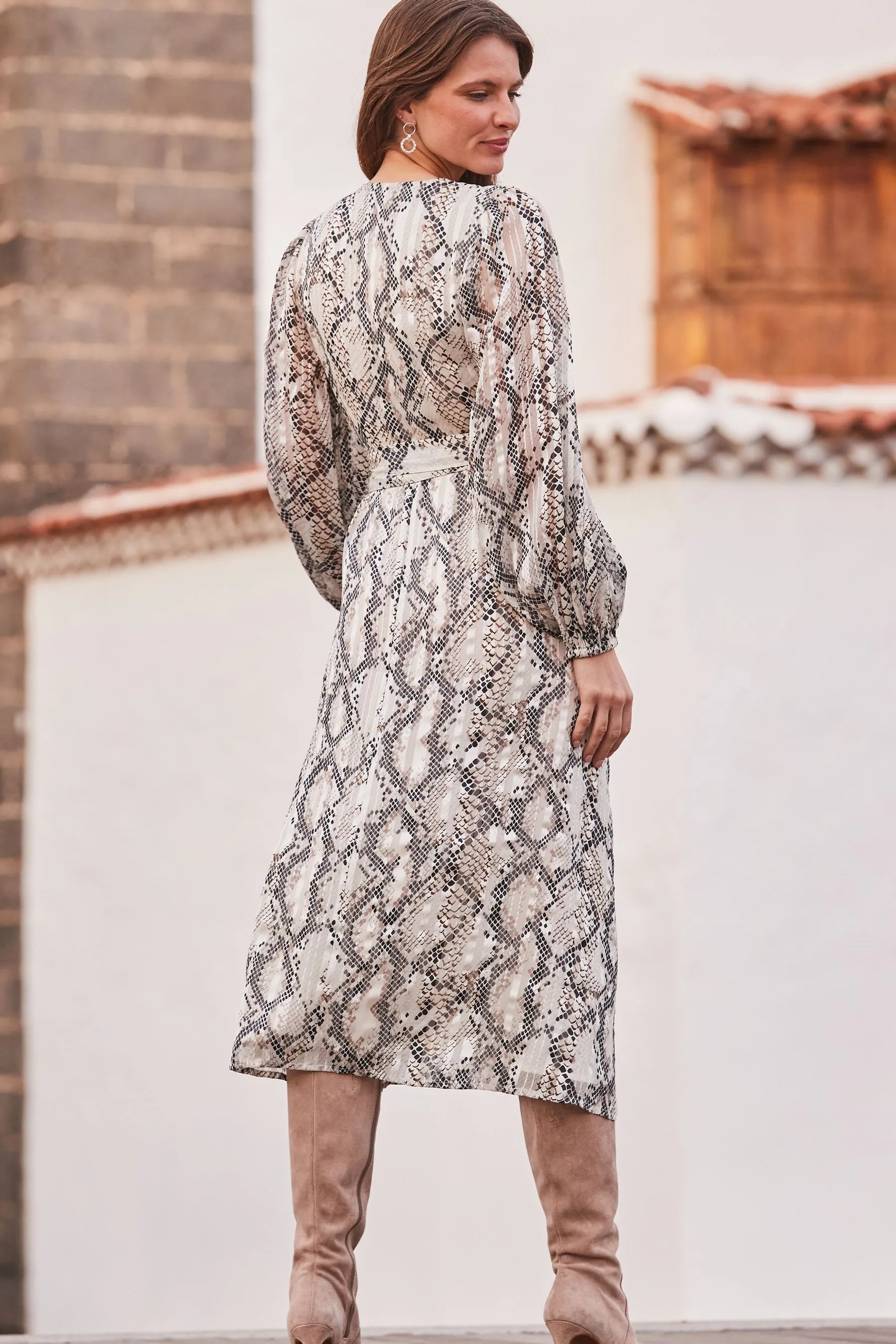 Sosandar - Abito midi a portafoglio con maniche a blusa